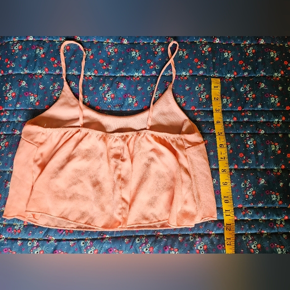 Womens Charlotte Russe Crop Top with Metal Details Size XS Flowy - Picture 4 of 5